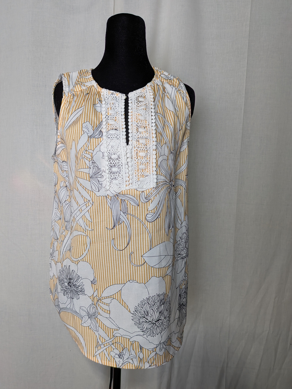 Jade Yellow & White Floral Lace-Trim Sleeveless Tunic